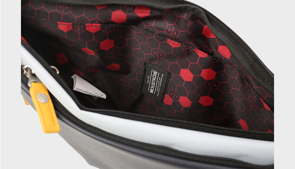 【エヴァンゲリオンコラボ】 MOUSTACHE ボディバッグ 合皮×ポリエステル JEZ-4486