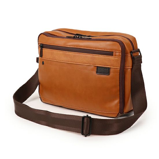 極美品 伊製 インターナショナルギャラリービームス パンチングレザー M 茶 公式】 MOUSTACHE ショルダーバッグ(M) スムース合皮×シボ合皮