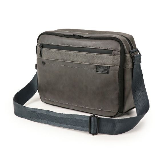 公式】 MOUSTACHE ショルダーバッグ(M) スムース合皮×シボ合皮