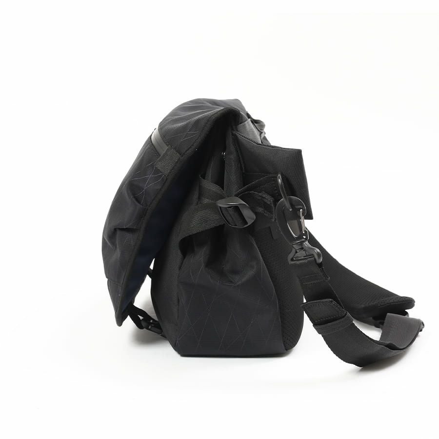 公式】 MOUSTACHE メッセンジャーバッグ CORDURAナイロン×ポリエステル