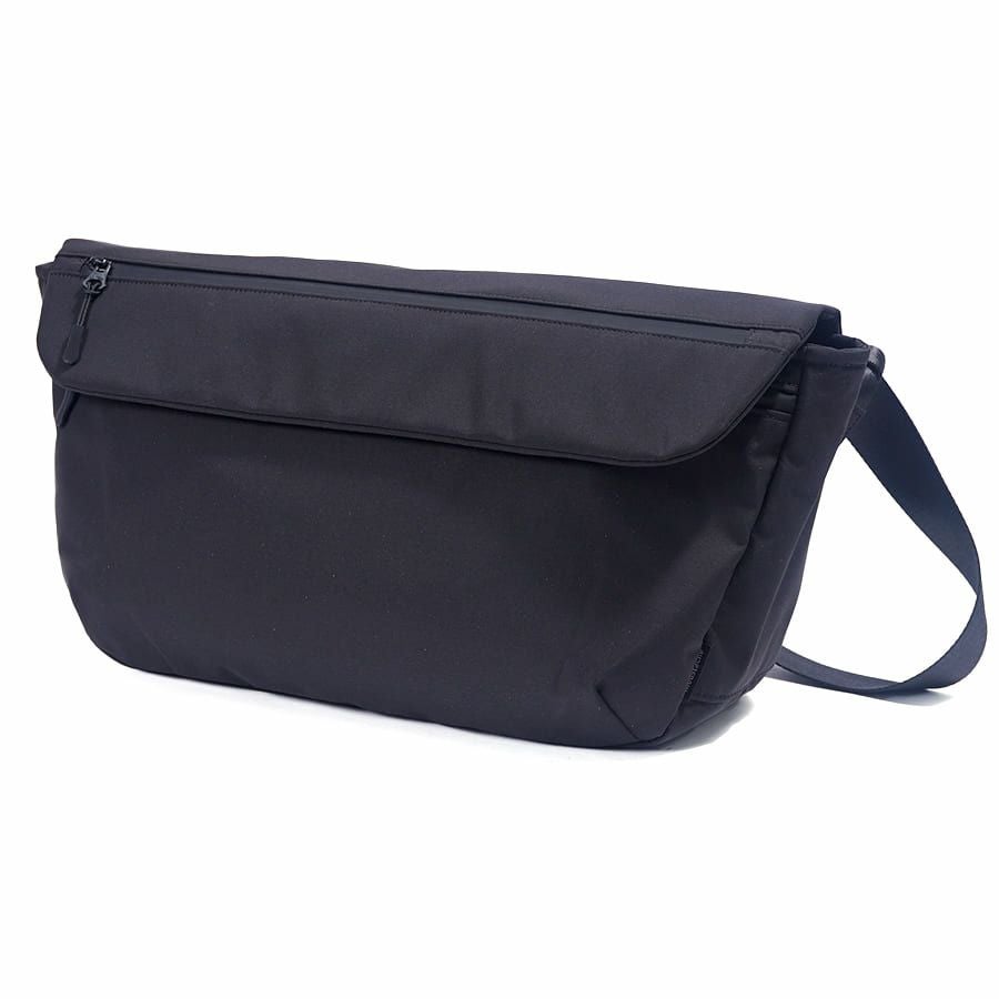 公式】 MOUSTACHE メッセンジャーバック 高密ポリエステル撥水加工 BUS