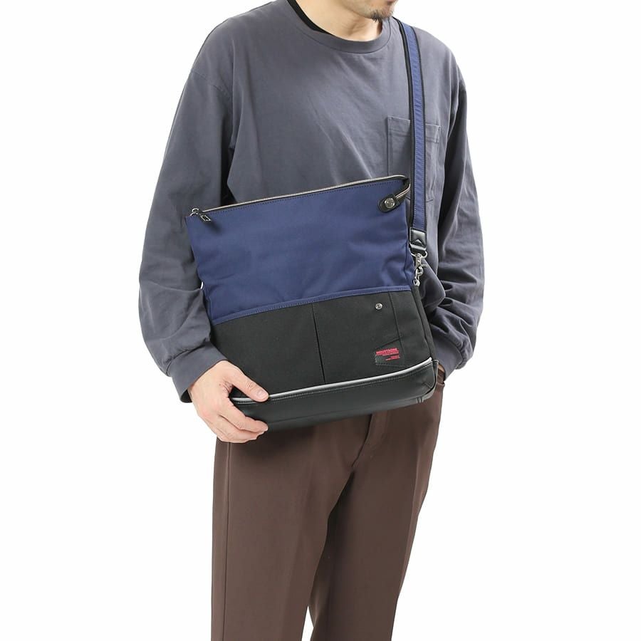 MOUSTACHE ショルダーバッグ ポリエステル×合皮 JED-1500