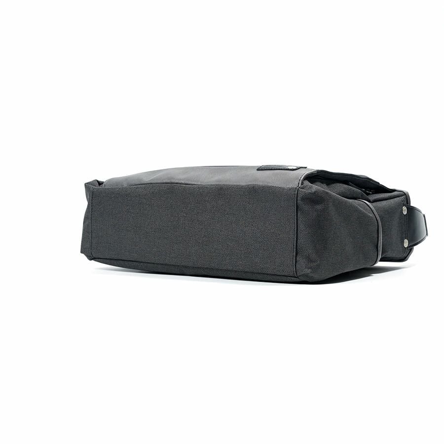 MOUSTACHE ショルダーバッグ ヌバック調合皮×合皮×ポリエステル JOH-4277