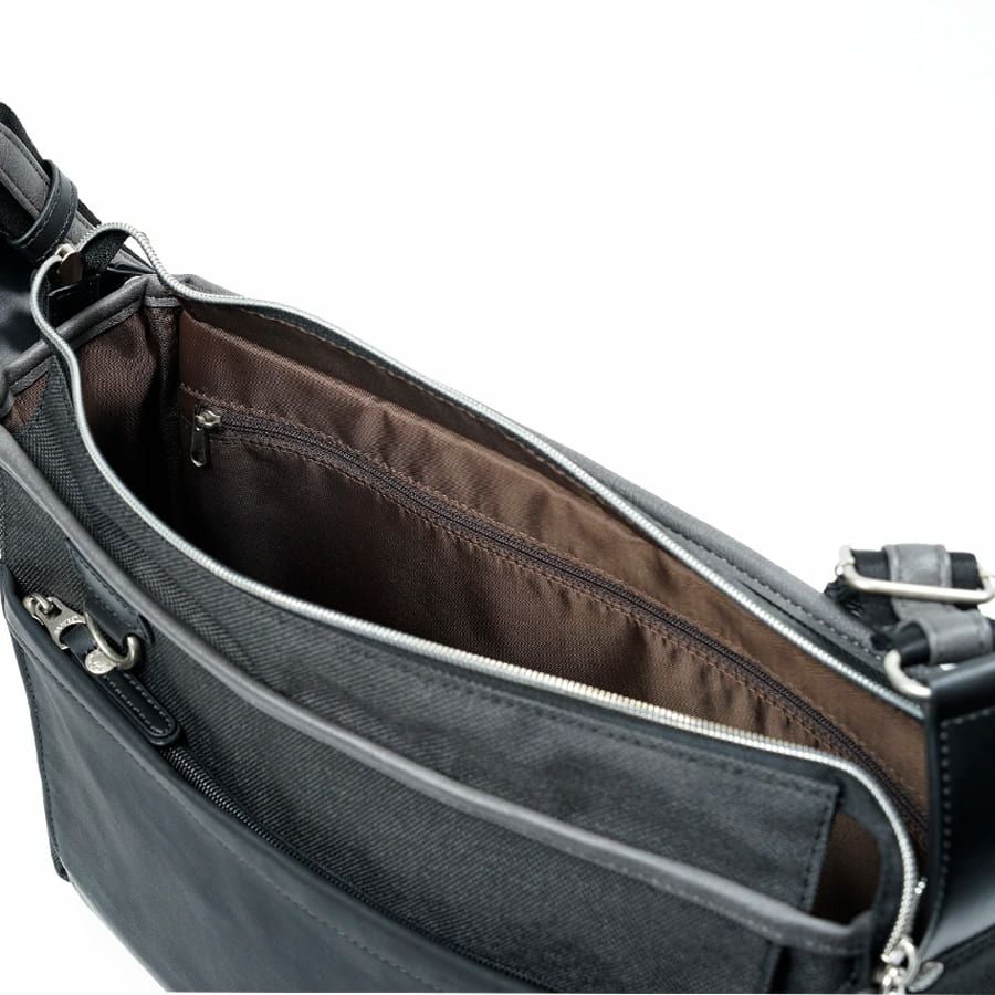 MOUSTACHE ショルダーバッグ ヌバック調合皮×合皮×ポリエステル JOH-4277