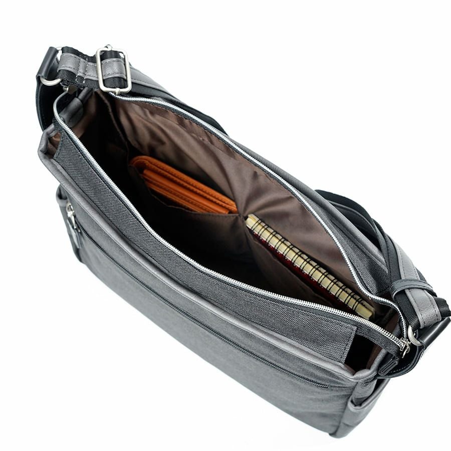 MOUSTACHE ショルダーバッグ ヌバック調合皮×合皮×ポリエステル JOH-4277