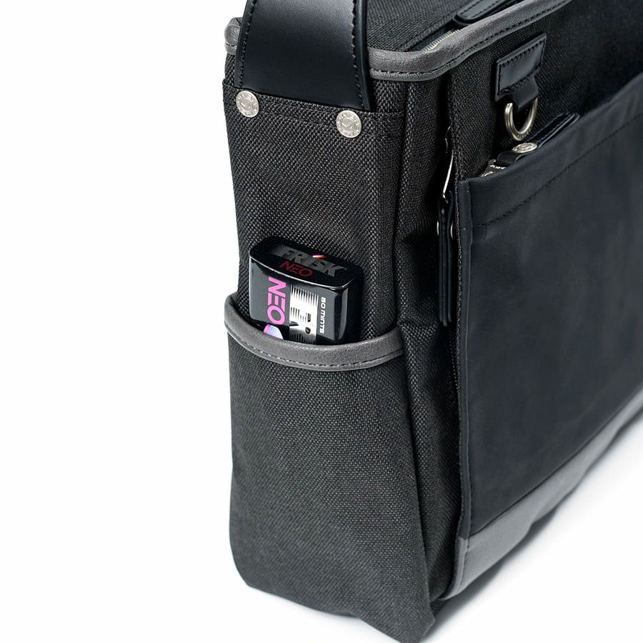 MOUSTACHE ショルダーバッグ ヌバック調合皮×合皮×ポリエステル JOH-4277