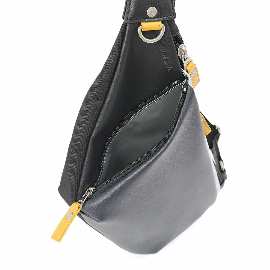 【エヴァンゲリオンコラボ】 MOUSTACHE ボディバッグ 合皮×ポリエステル JEZ-4486