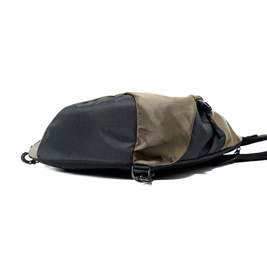 MOUSTACHE スリングバッグ 210Dヘビーツイルナイロン×ポリエステル JNZ-4949