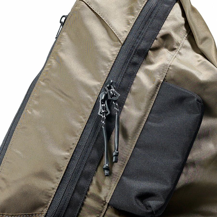 MOUSTACHE スリングバッグ 210Dヘビーツイルナイロン×ポリエステル JNZ-4949