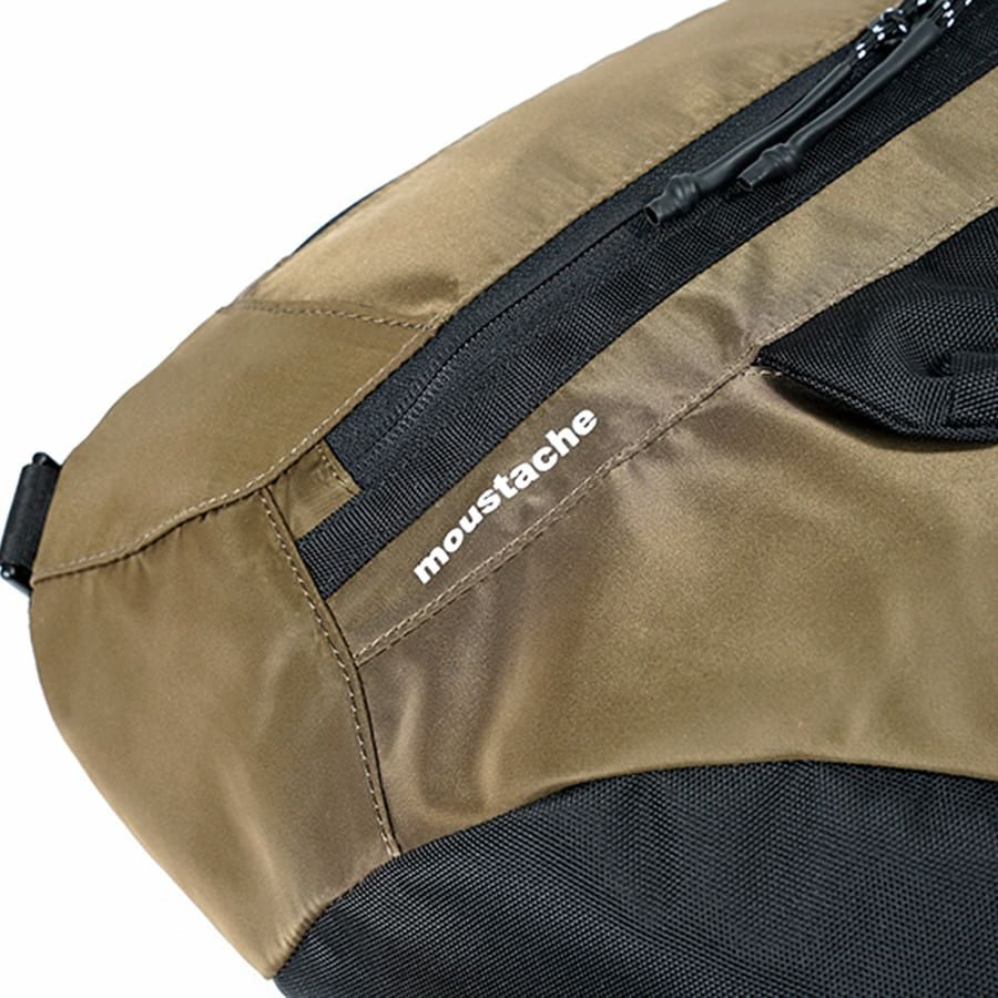 公式】 MOUSTACHE スリングバッグ 210Dヘビーツイルナイロン