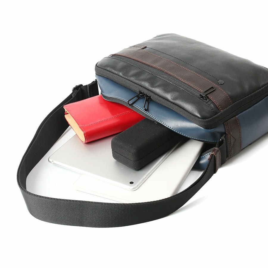 【WEB限定】 DOUBLES ショルダーバッグ(M) 牛革 BZN-7026N