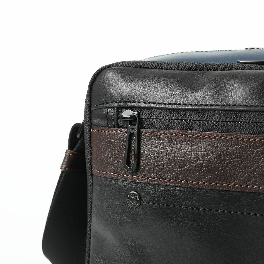 【WEB限定】 DOUBLES ショルダーバッグ(M) 牛革 BZN-7026N