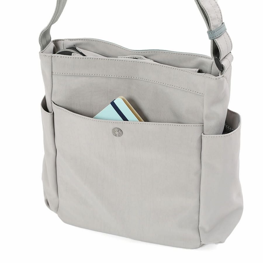 MOUSTACHE ショルダーバッグ ナイロン×ベロア調合皮 JVJ-4110