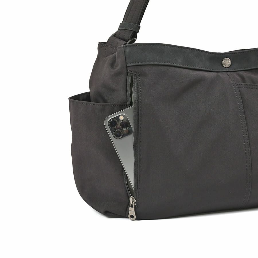 MOUSTACHE ショルダーバッグ ナイロン×ベロア調合皮 JVJ-4111