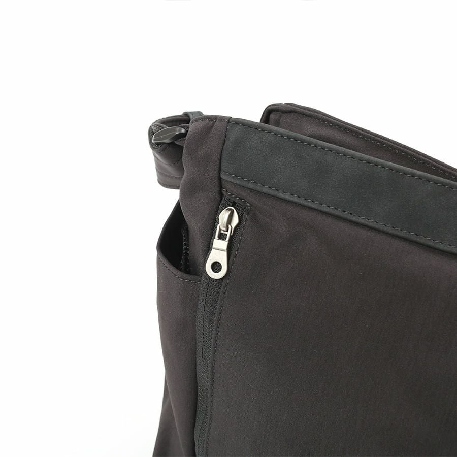 MOUSTACHE ショルダーバッグ ナイロン×ベロア調合皮 JVJ-4111