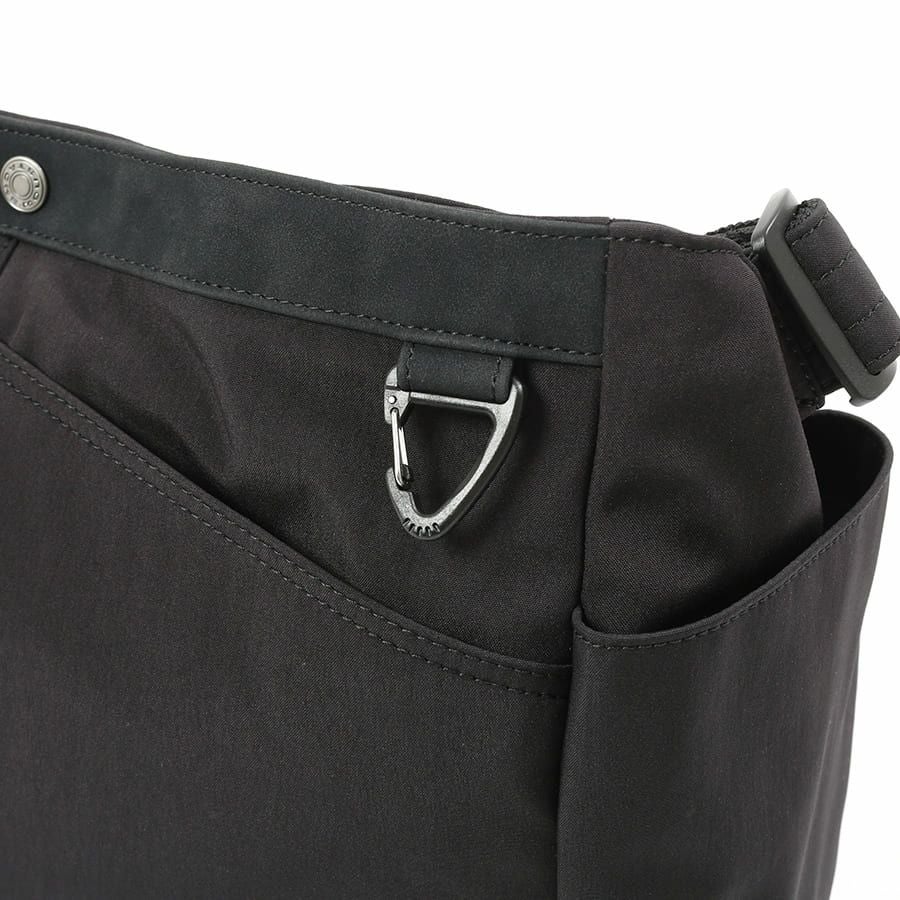 MOUSTACHE ショルダーバッグ ナイロン×ベロア調合皮 JVJ-4111