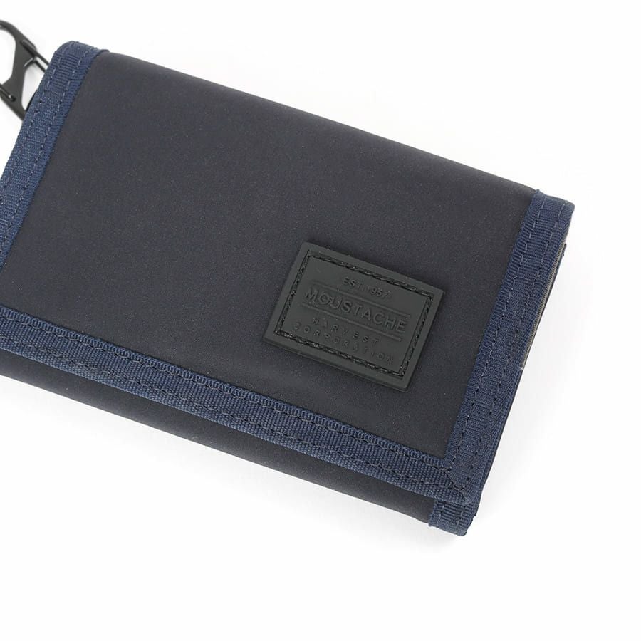 MOUSTACHE カラビナ付きコンパクト二つ折り財布 撥水ポリエステル×牛革 KXX-4422