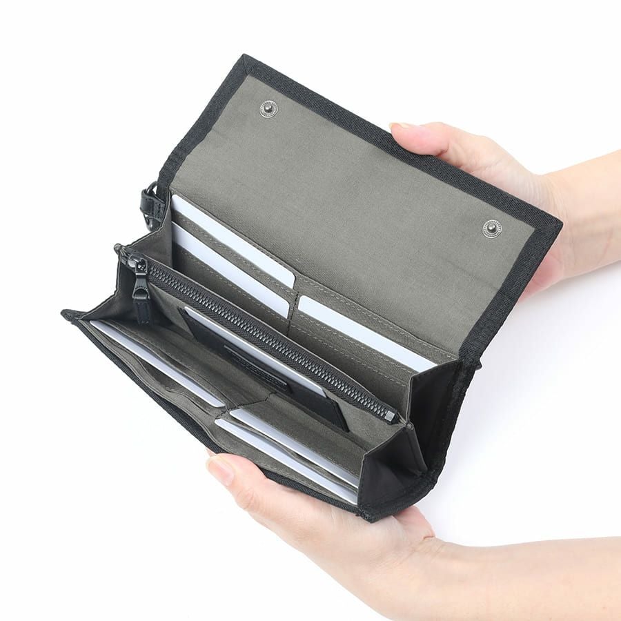 MOUSTACHE カラビナ付き長財布 撥水ポリエステル×牛革 KXX-4424