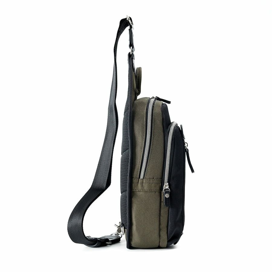 MOUSTACHE ボディバッグ ポリエステル×合皮 JJL-0320