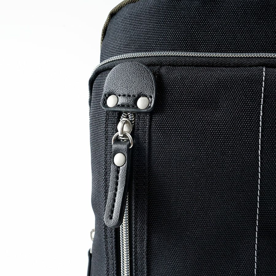 MOUSTACHE ボディバッグ ポリエステル×合皮 JJL-0320