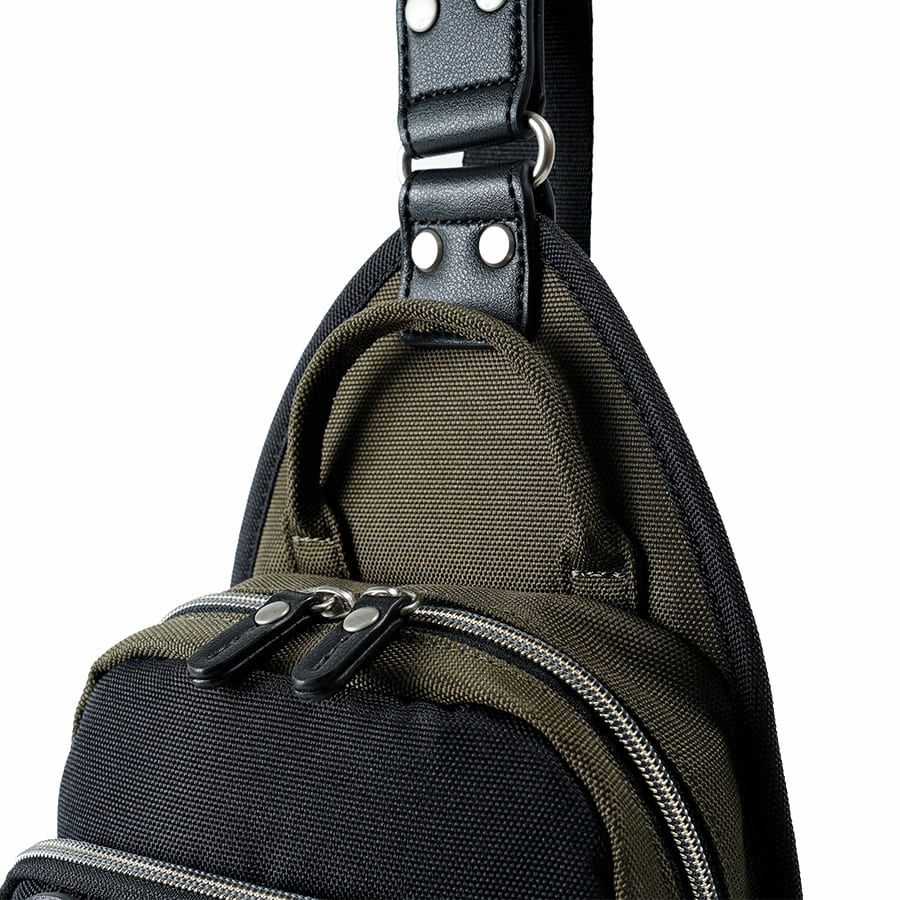 MOUSTACHE ボディバッグ ポリエステル×合皮 JJL-0320