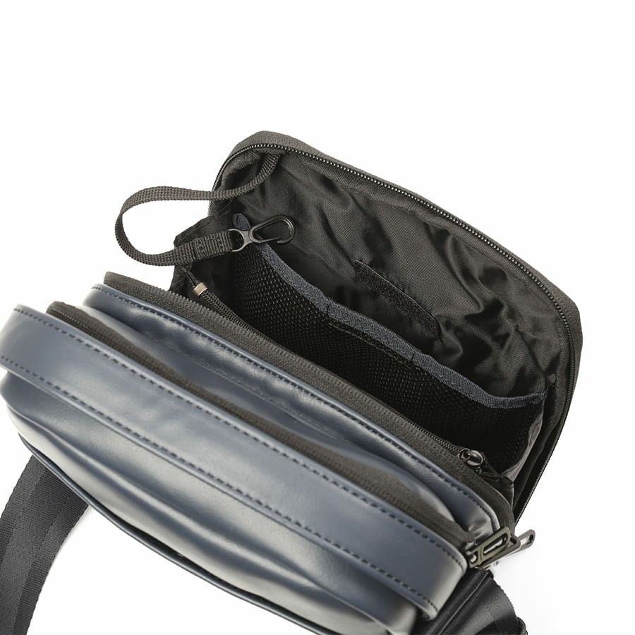 MOUSTACHE ショルダーバッグ スムース合皮×シボ合皮×イタリアン牛革 VZN-0456