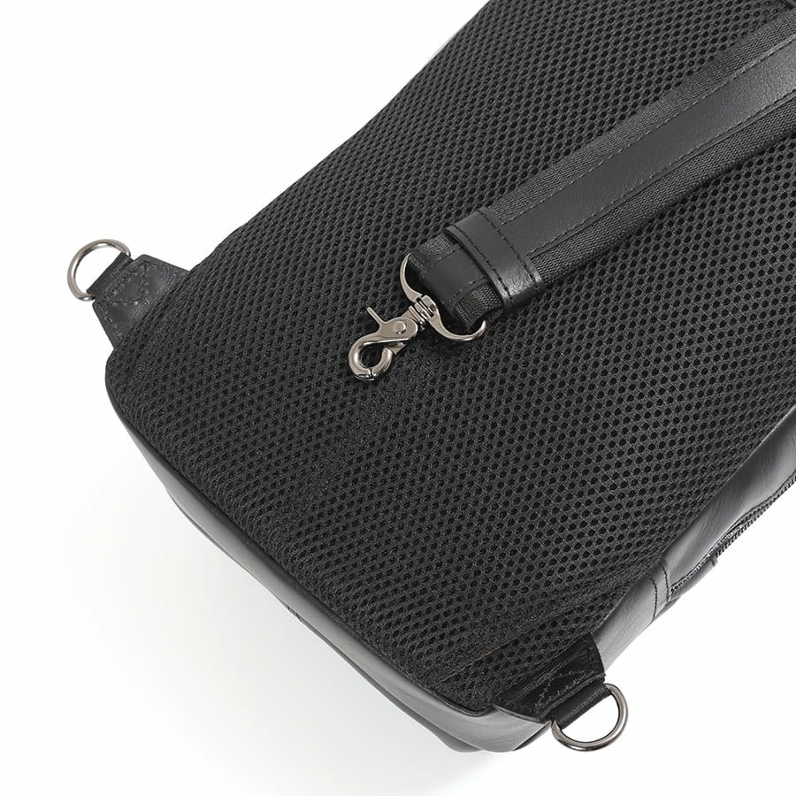 DOUBLES ボディバッグ 牛革 JDL-1375