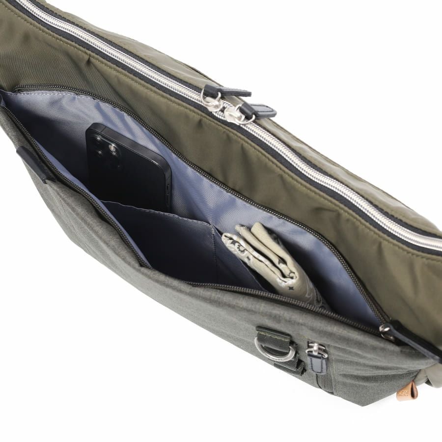 MOUSTACHE ショルダーバッグ 高密ポリエステル×杢調ポリエステル×牛革 BET-0342