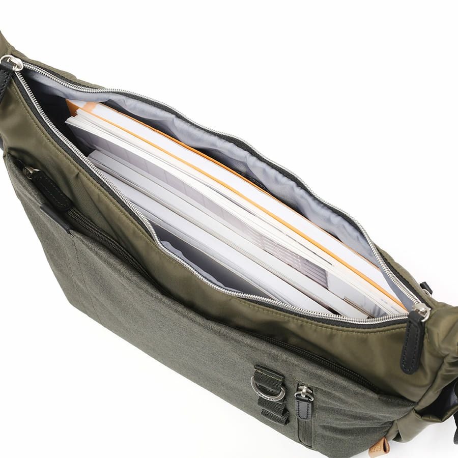 MOUSTACHE ショルダーバッグ 高密ポリエステル×杢調ポリエステル×牛革 BET-0342