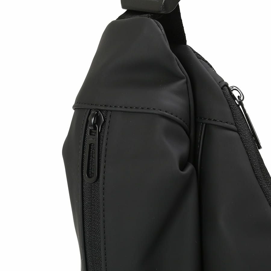 MOUSTACHE ボディバッグ ラバー調合皮 JVD-0460