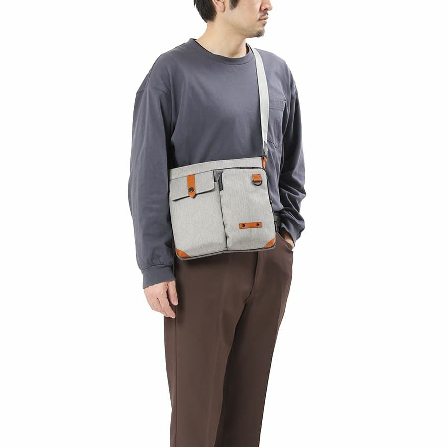 公式】 MOUSTACHE ショルダーバッグ ヘリンボーンポリエステル JHP