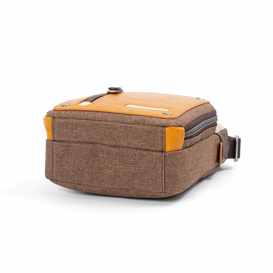 MOUSTACHE 縦型ミニショルダーバッグ シュリンク合皮×マット合皮×杢調ポリ JEX-4331