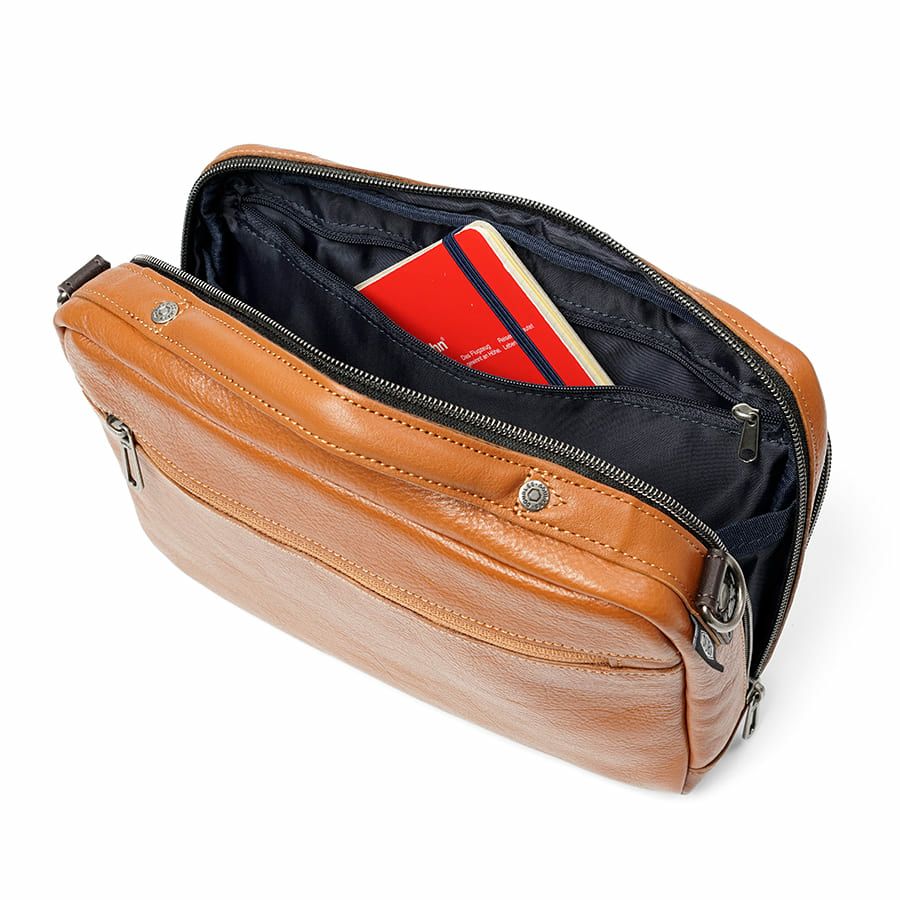 DOUBLES 横型スクエアショルダー 牛革×角シボ型押し牛革×イタリアンヌメ牛革 BKS-7042