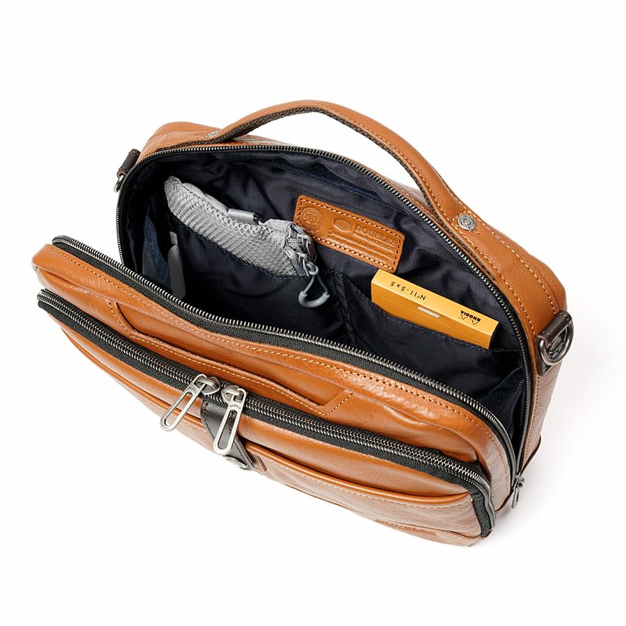 DOUBLES 横型スクエアショルダー 牛革×角シボ型押し牛革×イタリアンヌメ牛革 BKS-7042