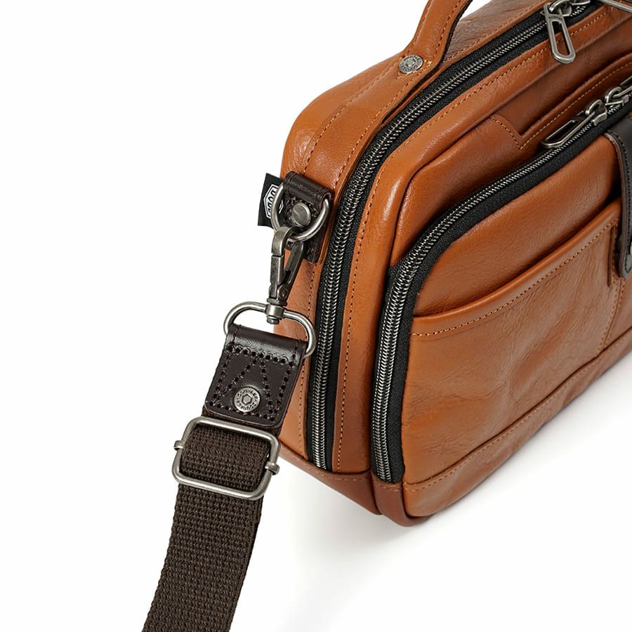 DOUBLES 横型スクエアショルダー 牛革×角シボ型押し牛革×イタリアンヌメ牛革 BKS-7042