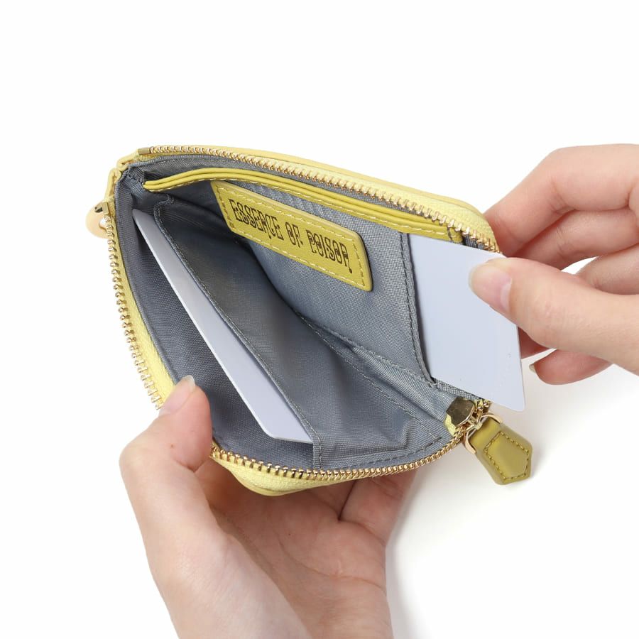   ESSENCE OF POISON パスケース一体型ウォレット 牛革 KIR-3320