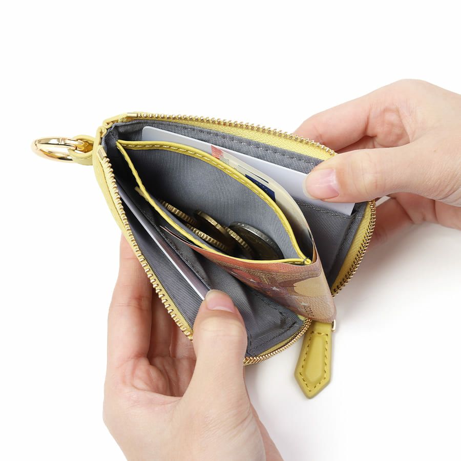   ESSENCE OF POISON パスケース一体型ウォレット 牛革 KIR-3320