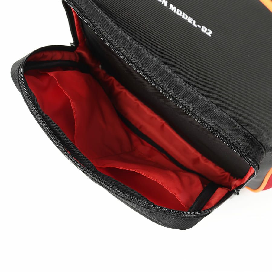 エヴァンゲリオンコラボ】 MOUSTACHE マチ拡張 ラウンドリュックサック 24-30L ポリエステル MEV-4008