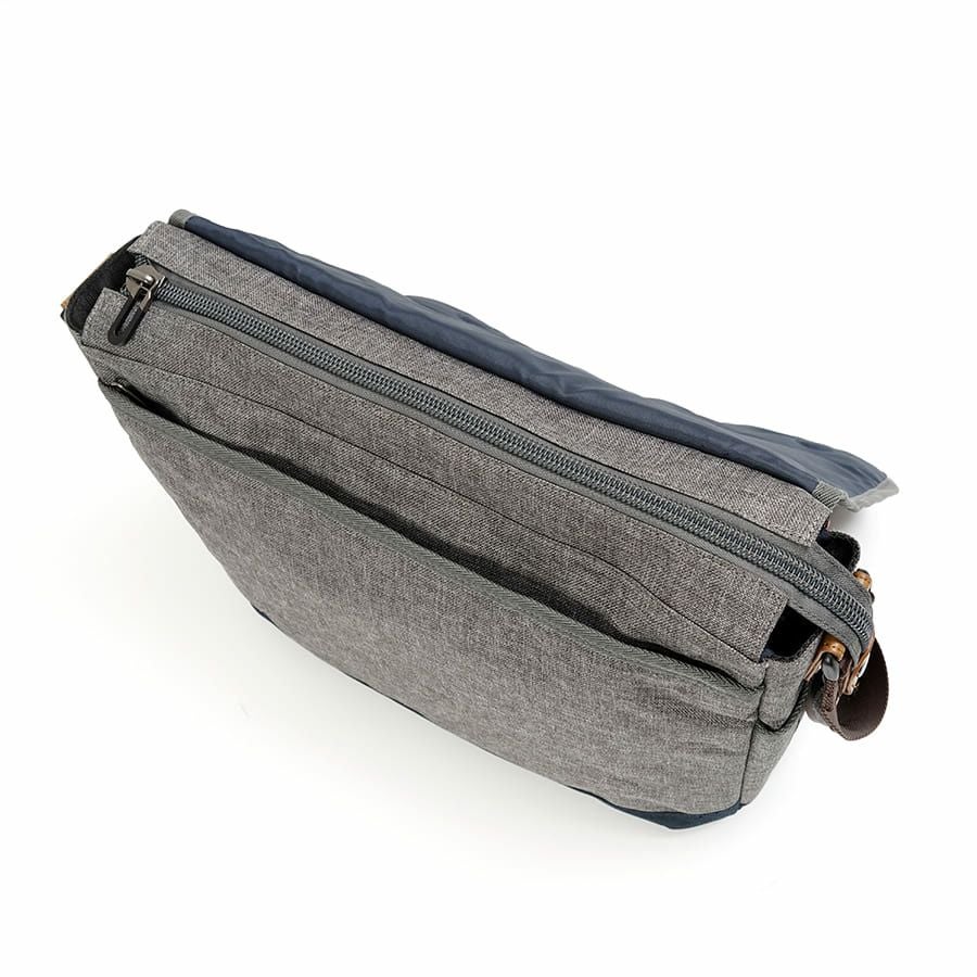 MOUSTACHE メッセンジャーバッグ 杢調ポリ×ヌメ調合皮 MDP-0657