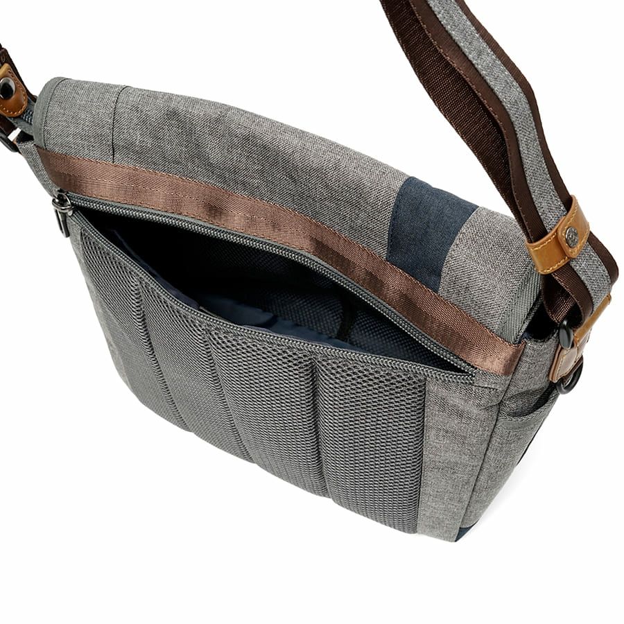 MOUSTACHE メッセンジャーバッグ 杢調ポリ×ヌメ調合皮 MDP-0657