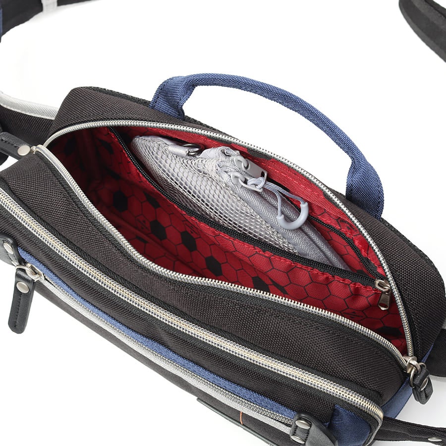 【エヴァンゲリオンコラボ】【数量限定】 MOUSTACHE ウエストバッグ ポリエステル×合皮 JDH-1850