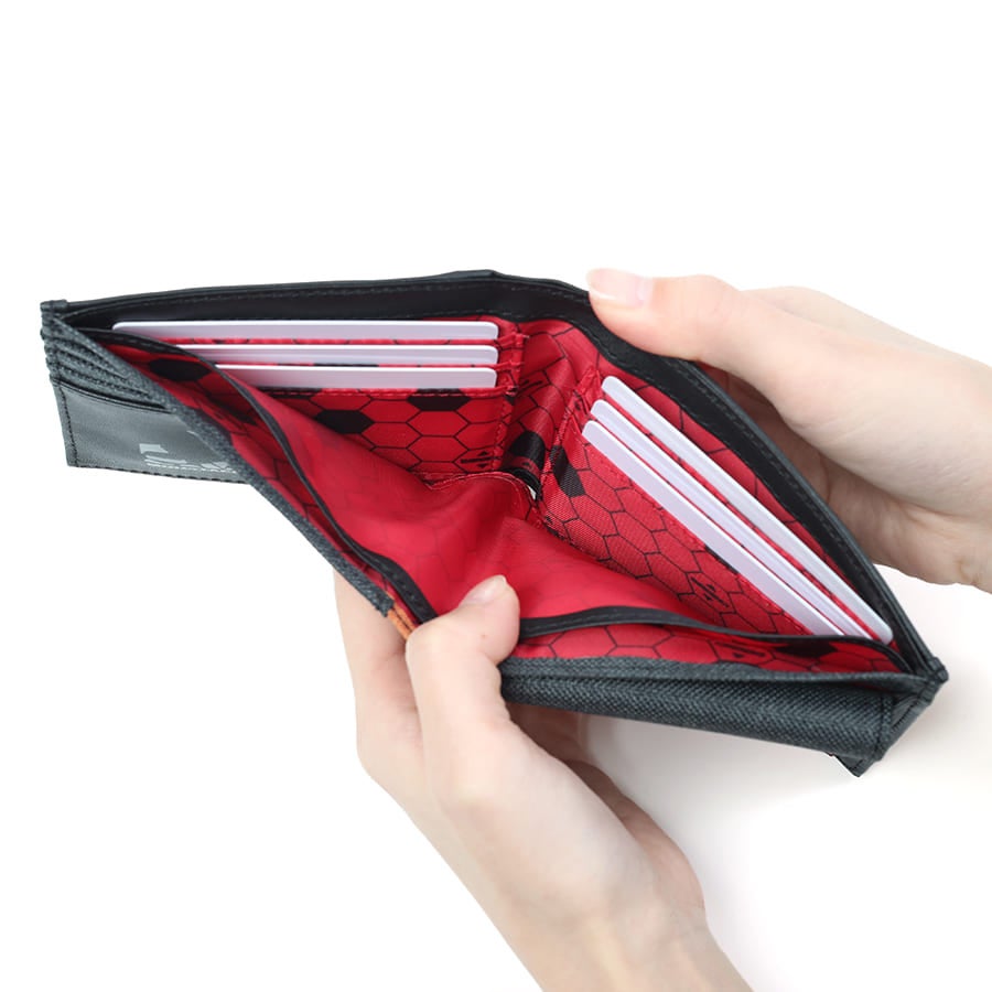 エヴァンゲリオンコラボ】 【数量限定】 MOUSTACHE 二つ折り財布 杢調ポリエステル×牛革 NDH-1852