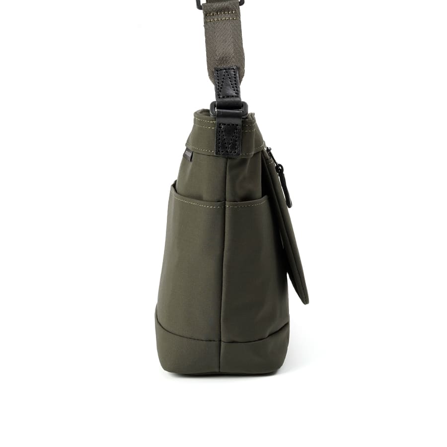 MOUSTACHE 撥水 ショルダーバッグ 高密ポリエステル撥水加工 BAY-0396