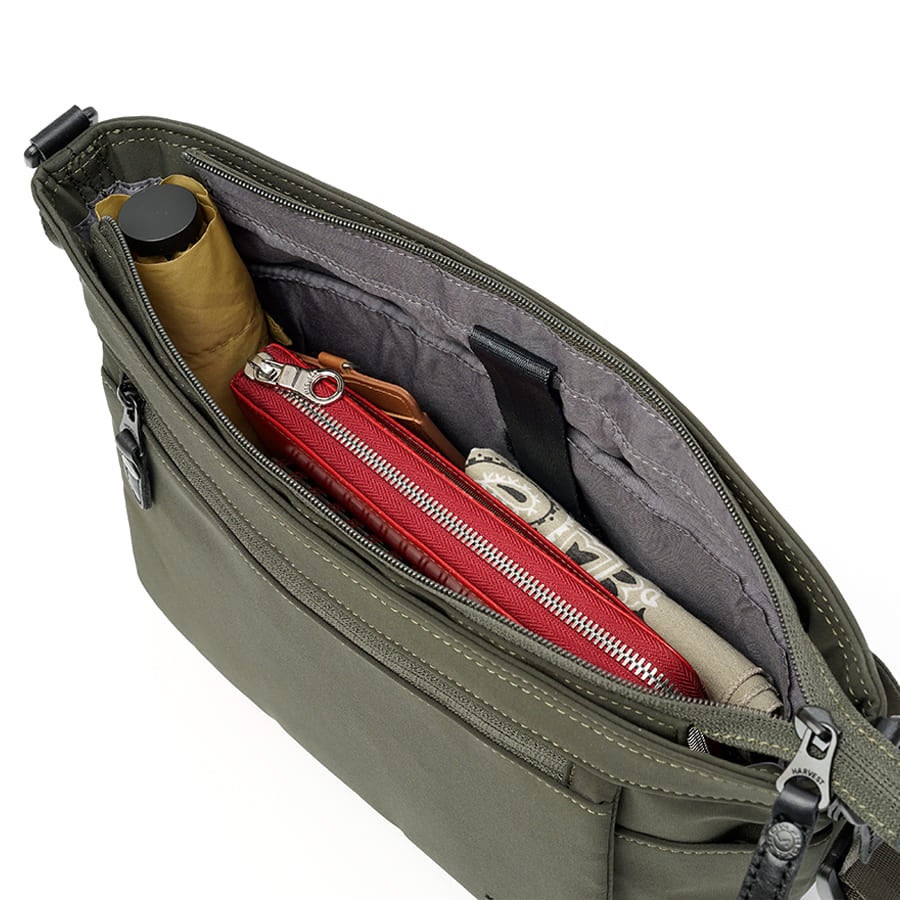 MOUSTACHE 撥水 ショルダーバッグ 高密ポリエステル撥水加工 BAY-0396