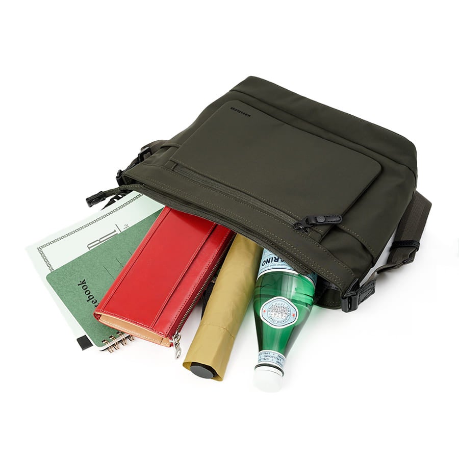 MOUSTACHE 撥水 ショルダーバッグ 高密ポリエステル撥水加工 BAY-0396