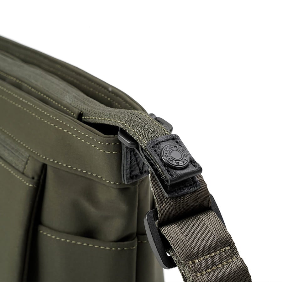 MOUSTACHE 撥水 ショルダーバッグ 高密ポリエステル撥水加工 BAY-0396