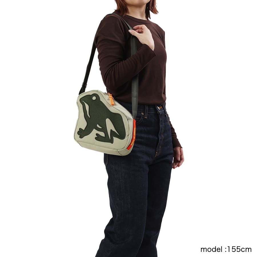 ESSENCE OF POISON 刺繍ショルダーバッグ ナイロンツイル BMI-3330